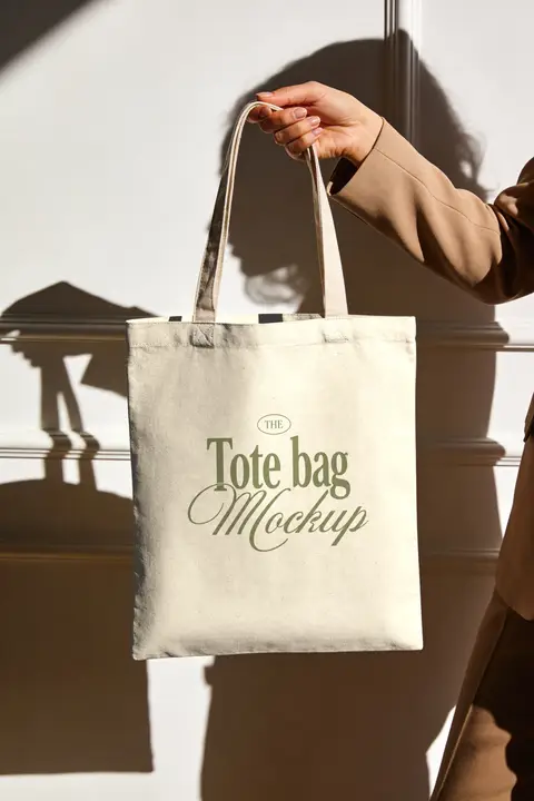 Tote Bag Mockup the Lady holds